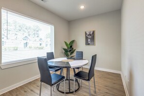 Dining - Luxurious Home Retreat with stylish design (Houston)