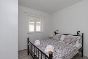 1 habitación, wifi y ropa de cama
