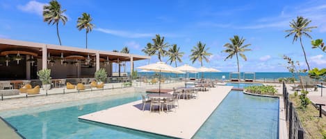 6 outdoor pools, free pool cabanas, pool umbrellas