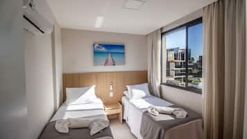 Apartamento | Cortinas blackout, ferros/tábuas de passar roupa, Wi-Fi de cortesia