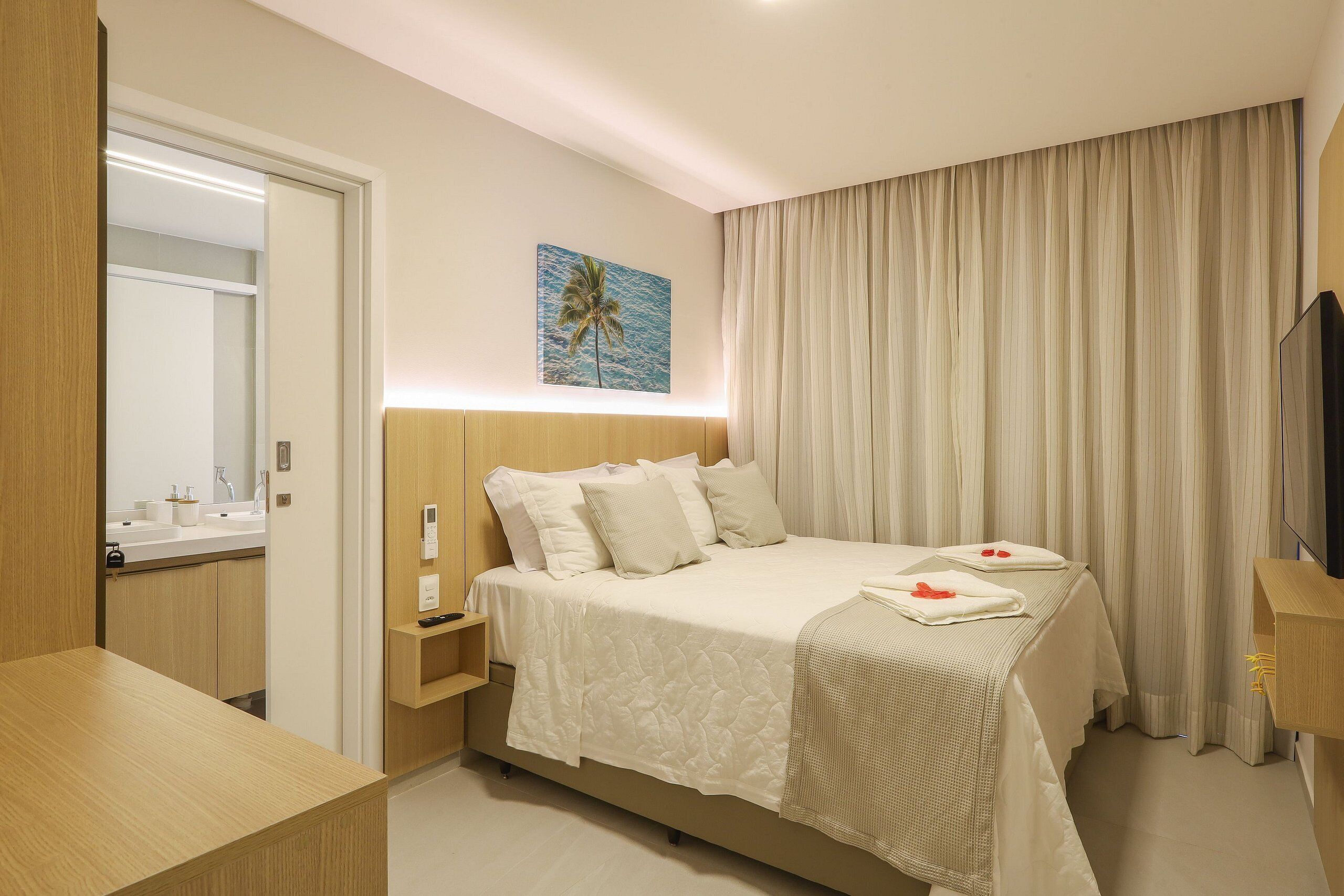 Premium Apartment | Blackout drapes, iron/ironing board, free WiFi, bed sheets