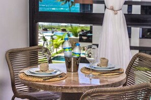Apartment | Dining