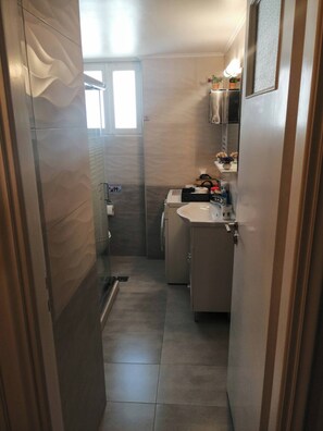 Leilighet, 3 soverom | Bad