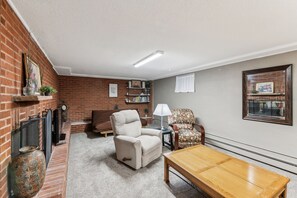 House, 3 Bedrooms | Living area
