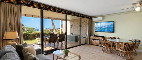 Condo, 2 quartos | Área de estar | Smart TV