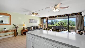 Condo, 2 Bedrooms | Interior