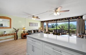 Condo, 2 Bedrooms | Interior