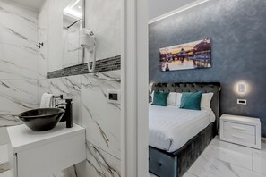 Superior Double Room | Free minibar items, in-room safe, individually furnished - Medaglie d'Oro Vaticano (Rome)