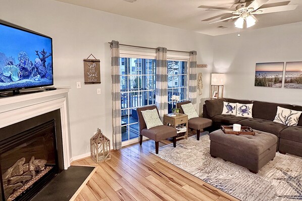 Smart-TV, peis og bøker