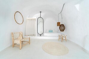 1 bedroom, iron/ironing board, WiFi, bed sheets - Sophia Oia View Superior Cave Room with Indoor Plunge Pool and Caldera View (Oia)