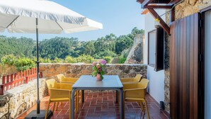 Cottage dành cho gia đình, 2 phòng ngủ, sân hiên, quang cảnh núi | Hiên