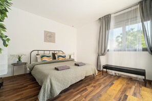 3 bedrooms, desk, iron/ironing board, free WiFi - Ha Rav Kok 3BR (Jerusalem)