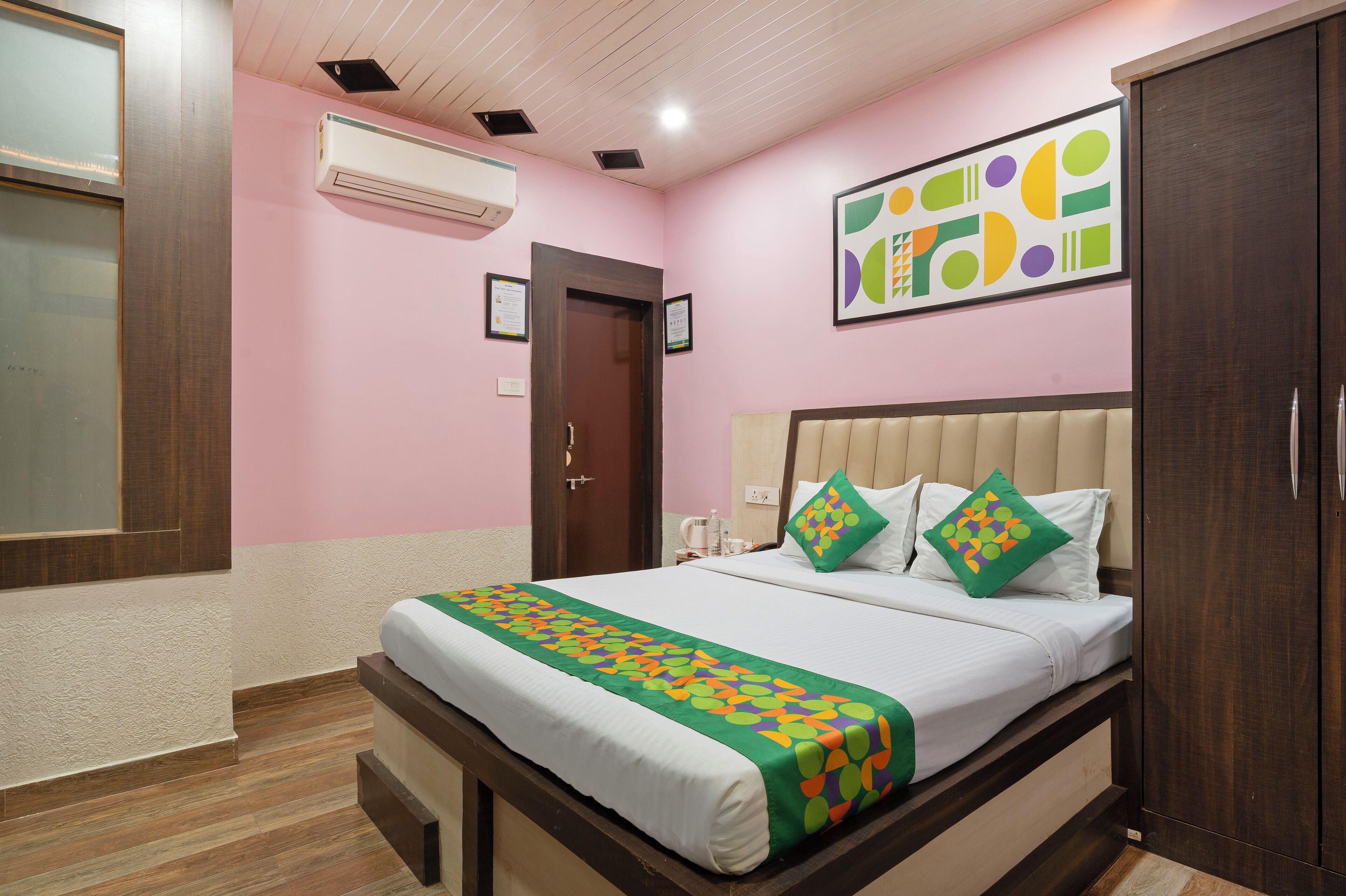 Economy Room | Individually furnished, desk, blackout drapes, iron/ironing board