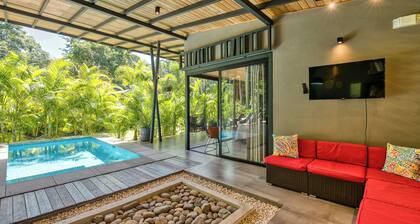 Villa Tres Lunas-Private Jungle Retreat with Pool
