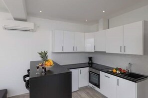 Fridge, oven, dishwasher, toaster