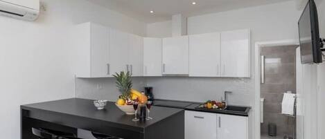 Fridge, oven, dishwasher, toaster