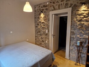 5 عدّة غرف نوم ومكواة/لوح كي وسرير سفر وواي فاي