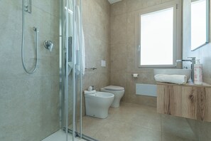 Villa, Pool View | Bathroom | Bidet - Villa Infinity with Pool by Wonderful Italy (Olbia)