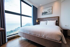 อพาร์ทเมนท์สำหรับครอบครัว, 2 ห้องนอน, วิวทะเล, หันหน้าสู่ทะเล | ผ้าปูที่นอนฝ้ายอียิปต์, เครื่องนอนระดับพรีเมียม, ผ้านวมขนเป็ด