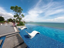 5 hồ bơi ngoài trời, dù/ô trên bãi biển/hồ bơi, ghế dài tắm nắng 