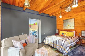 1 bedroom, WiFi, bed sheets - The Marley at Starlight Meadow (Wimberley)