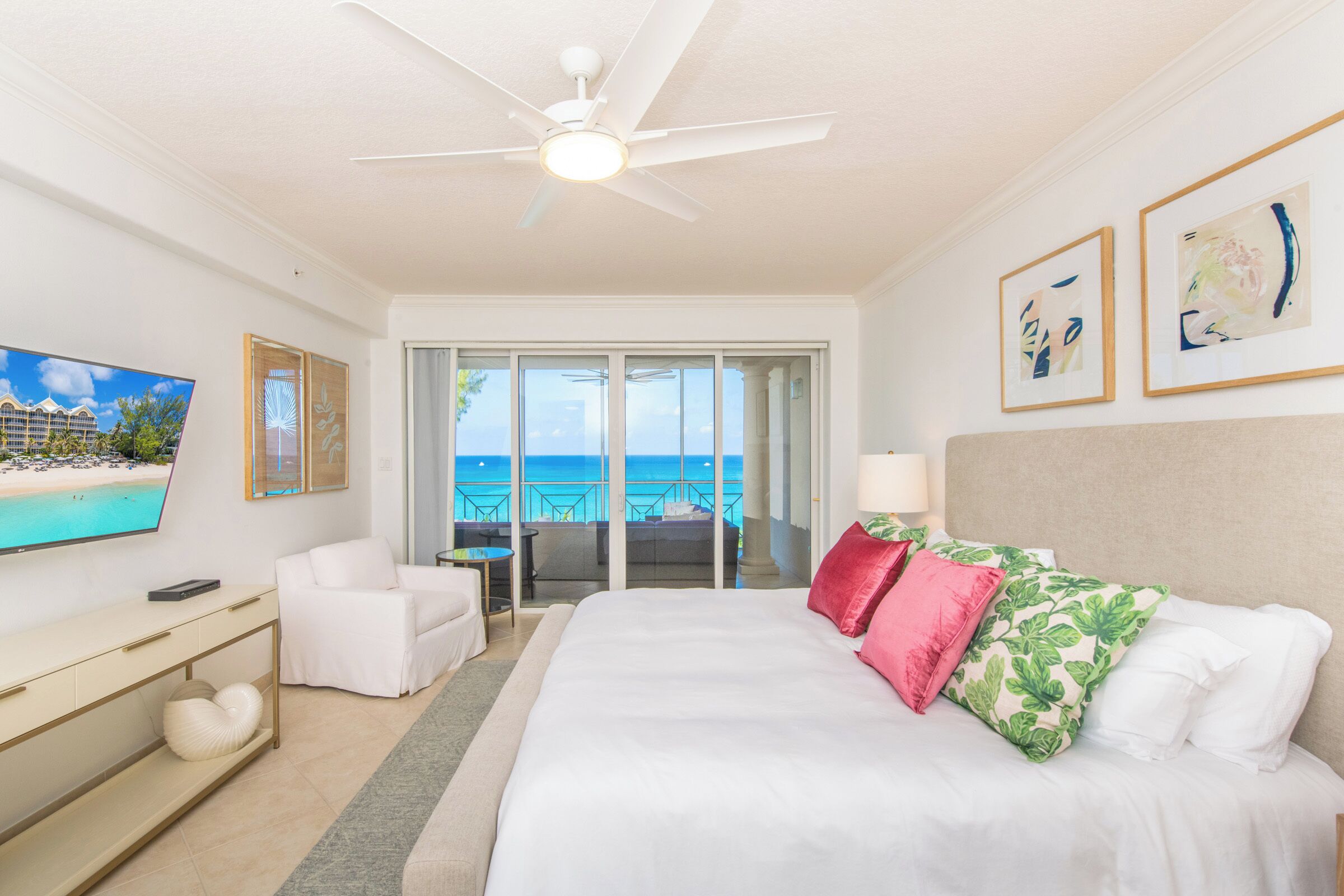 3 bedrooms, iron/ironing board, WiFi, bed sheets