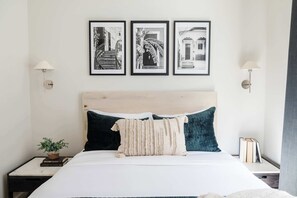 7 bedrooms, desk, iron/ironing board, WiFi - Opulent Construction With Heated Pool + Spa (New Orleans)