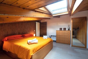 3 slaapkamers, een kluis op de kamer, een bureau