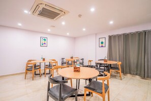 Dining - Treebo De Alphabet Nagole (Hyderabad)