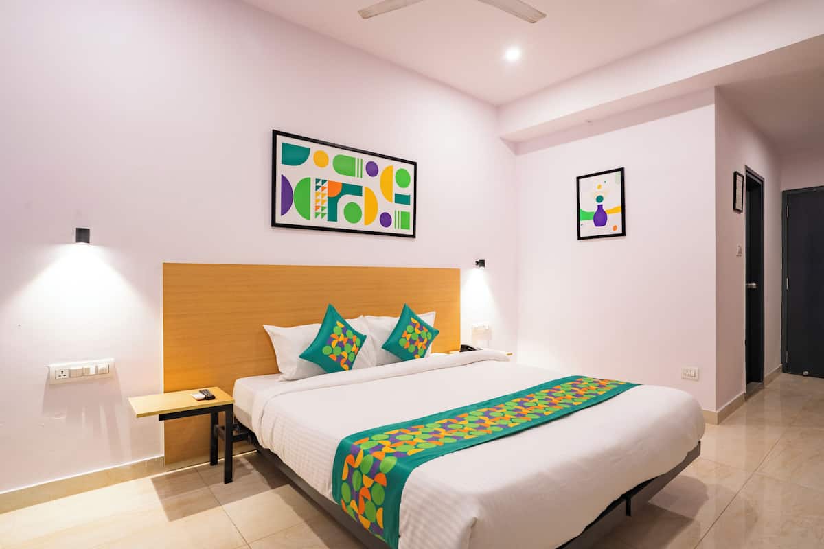 Phòng Deluxe | Màn/rèm cản sáng, bàn ủi/dụng cụ ủi quần áo
