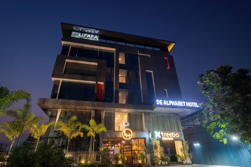 Treebo De Alphabet Nagole