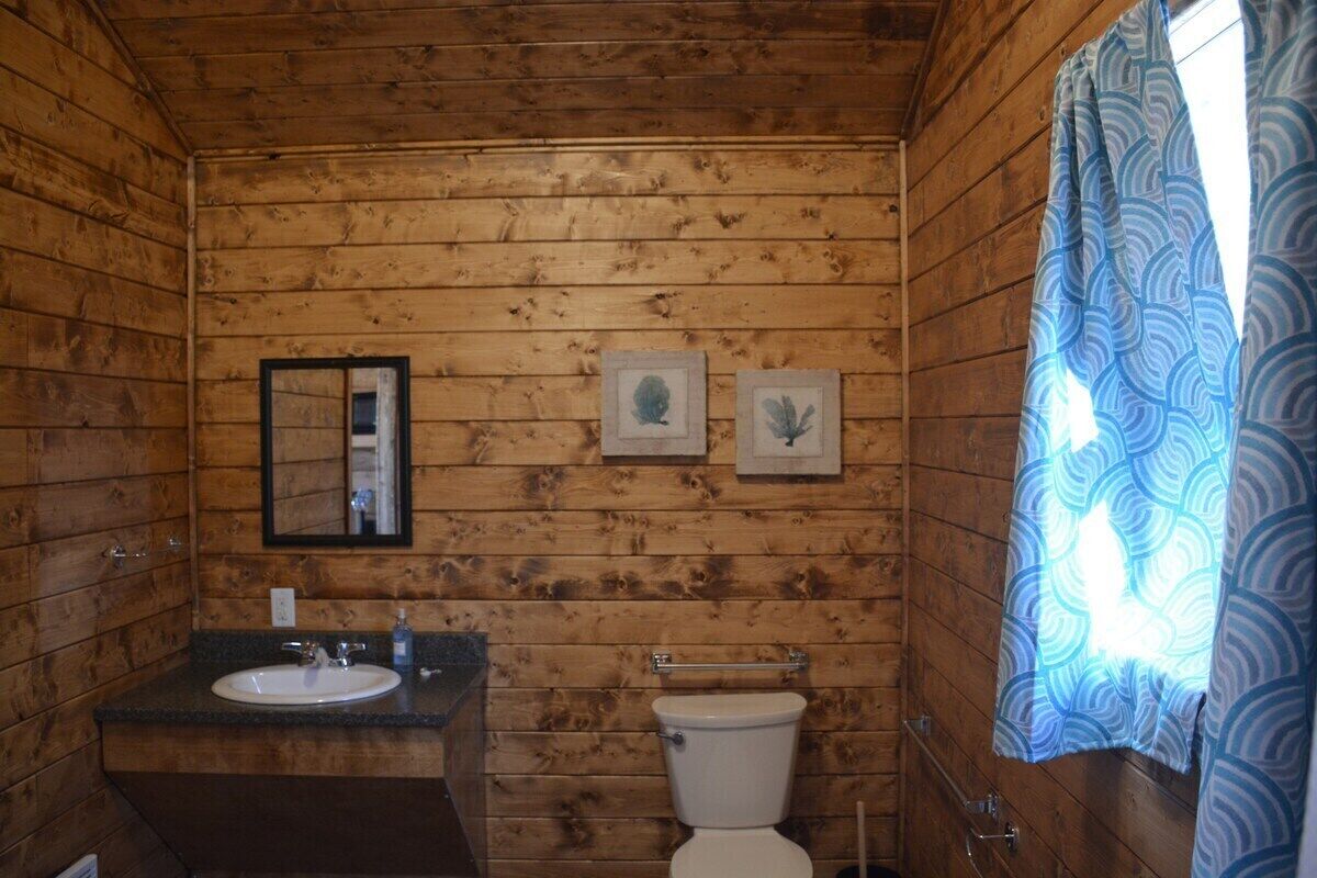Deluxe House, Accessible, Private Bathroom (Chalet 1) | Bathroom