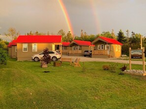 Exterior - Gros Morne Tiny Chalets (Rocky Harbour)