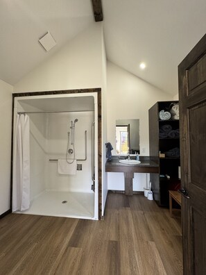 Maison Deluxe, accessible aux personnes à mobilité réduite, salle de bains privée (Chalet 11) | Salle de bain