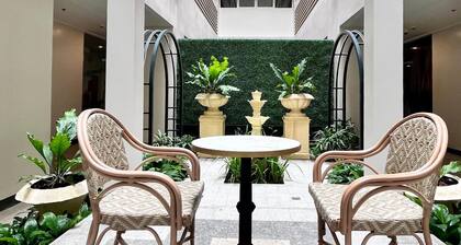 Room-experience Elegance at Chambre Hono