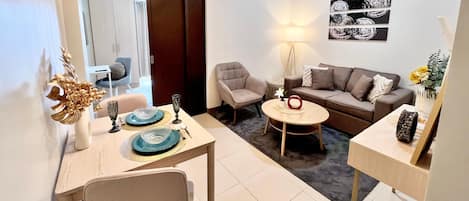 Shared Dormitory, 1 Bedroom, Accessible, Smoking | Dining room