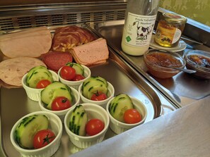 매일 셀프 서비스 아침 식사(1인당 EUR 10)