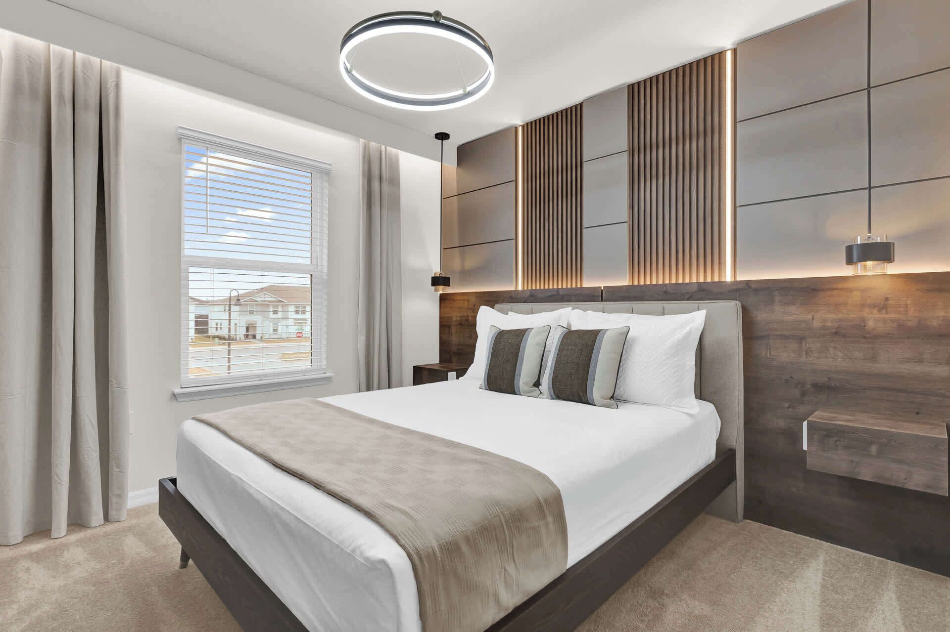 5 bedrooms, iron/ironing board, WiFi, bed sheets