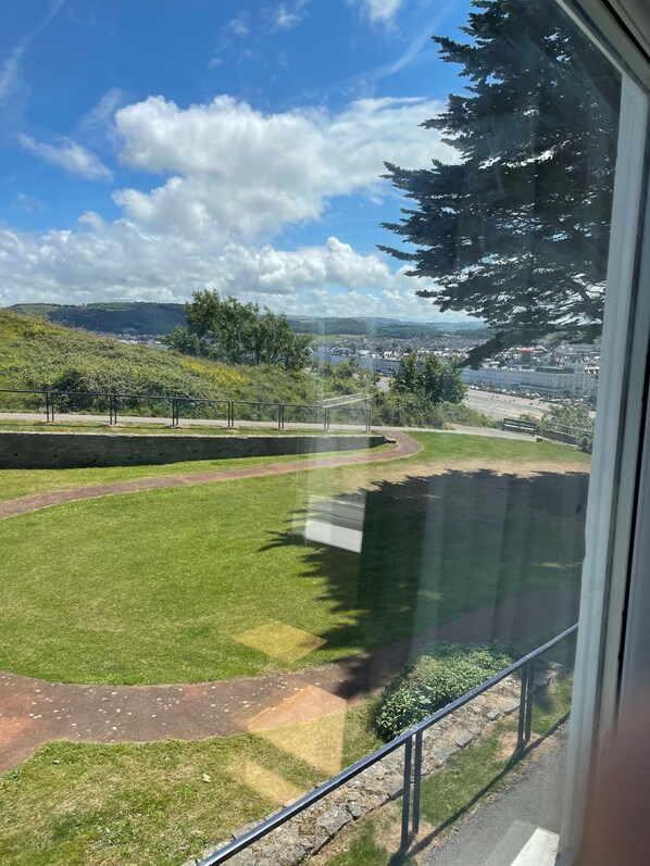 Cottage | Interior - Bungalow-happy Valley-sleeps8 (Llandudno)