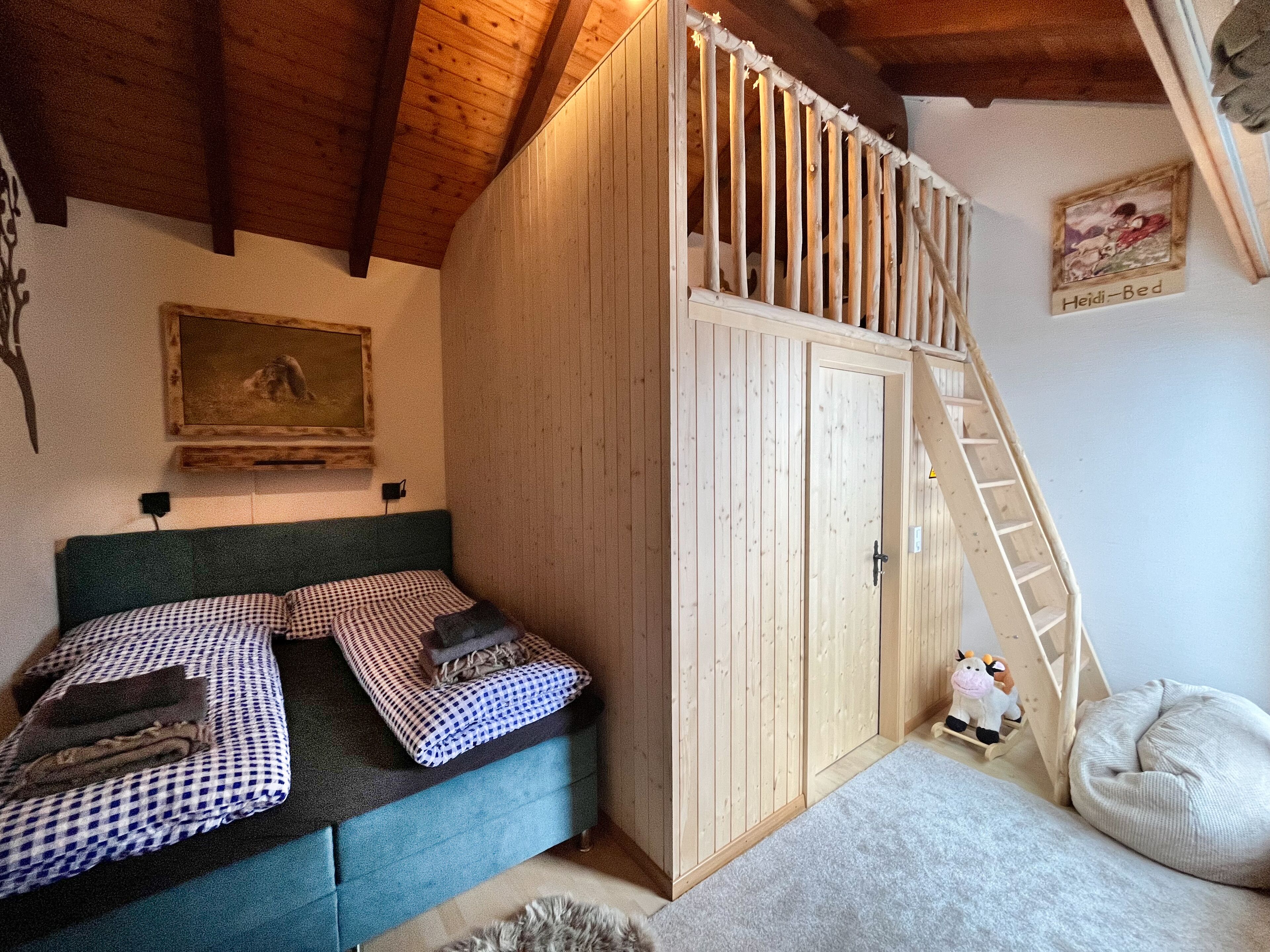 4 chambres, fer et planche à repasser, Wi-Fi, draps fournis