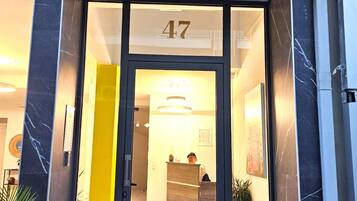 Apartamento, 1 quarto, acessível | Detalhe da fachada