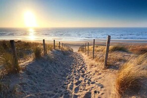 Una spiaggia nelle vicinanze