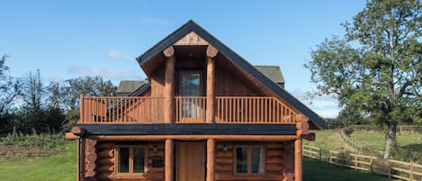 Cabin | Exterior