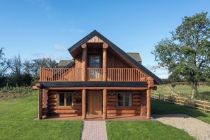 Cabin | Exterior
