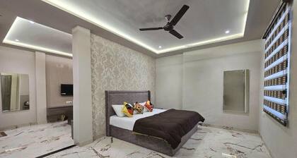 Zipcode Stay ; Family Suite with Balcony