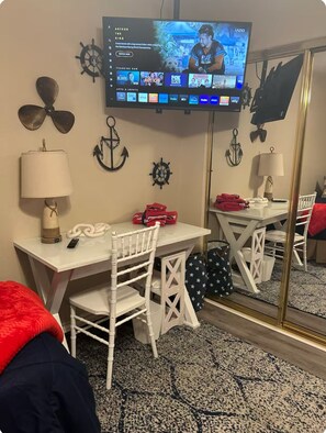 4 bedrooms, iron/ironing board, WiFi, bed sheets