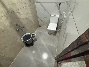 Suihku, pyyhkeet, saippua, sampoo