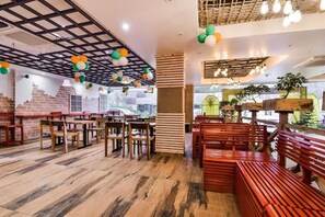 Restaurant - HOTEL YUGANTAR & BANQUETS (Prayagraj)