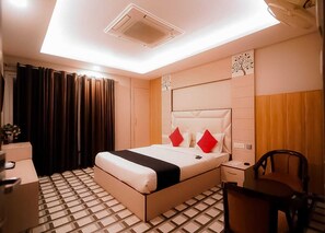 Deluxe Double Room, Non Smoking, City View | In-room safe, laptop workspace, free WiFi - HOTEL YUGANTAR & BANQUETS (Prayagraj)