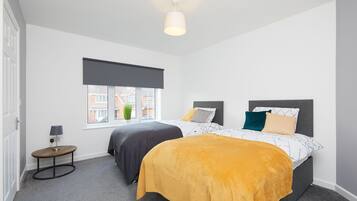 Maison mitoyenne Supérieure, 2 chambres, patio, vue jardin | 2 chambres, fer et planche à repasser, Wi-Fi gratuit